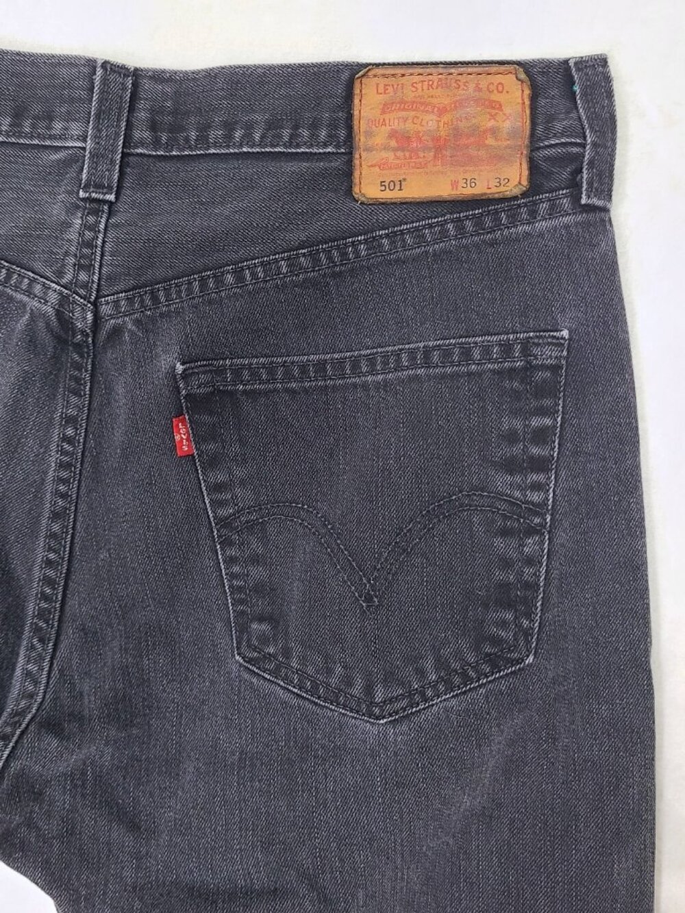 Levis 501 Black 00s Jeans Mens 36x32 Classic Straight Button Fly Y2K Mexico